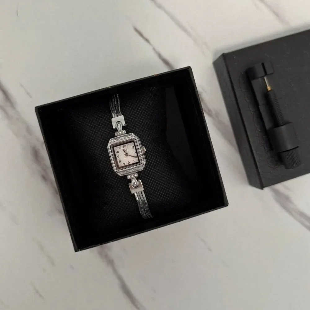 Sku 0460 cute silver‎ mini square watch + in a gift box stainless steel